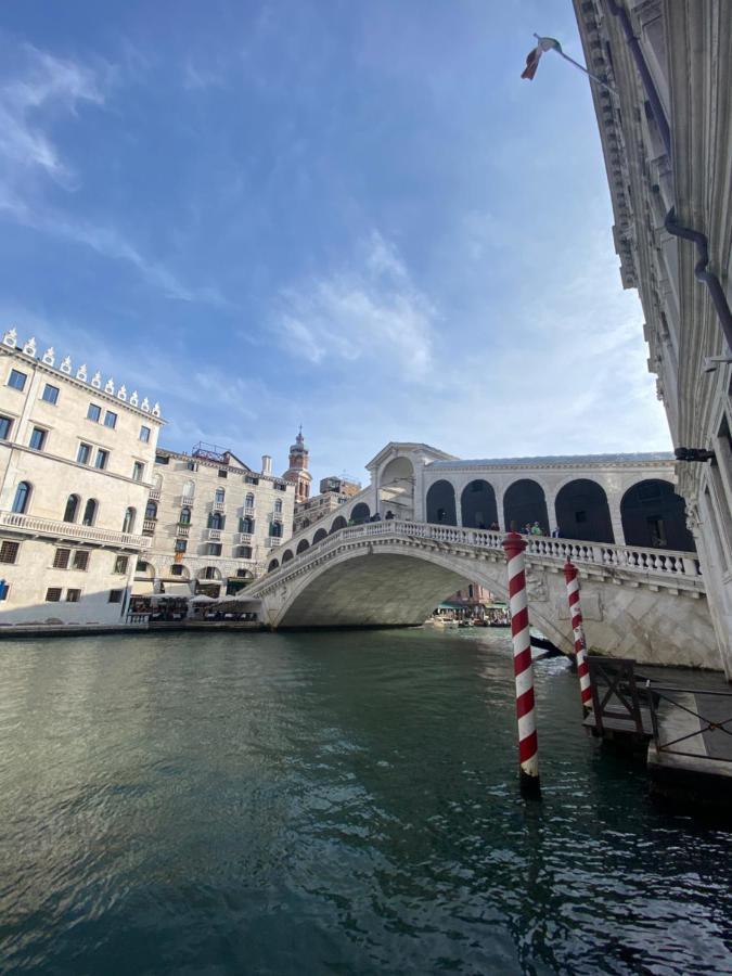 Esclusivo Appartamento A Rialto Венеция Экстерьер фото