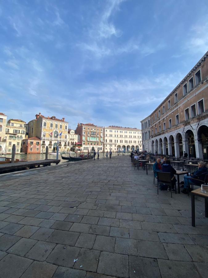 Esclusivo Appartamento A Rialto Венеция Экстерьер фото